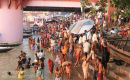 Bathing  in  the  Ganges  at  dawn.  Varanassi.  India