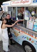 Lianne & Derrick Middlemiss buying ice-creams on their wedding day