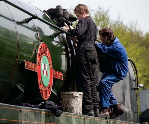 Cleaning "Canadian Pacific" in Ropley Yard