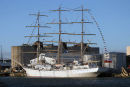 Dar Mlodziezy  Dock 1 