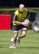 PICS SHOW;MIKE TINDALL TRAINS WITH ENGLAND AT PENNYHILL PARK 