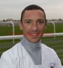 PIC SHOWS.FRANKIE DETTORI AT KEMPTON PARK IN THE NEW MIRROR CLUB RACING SILKS.