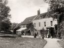 Mrs Neve's House -Rouge Huis 