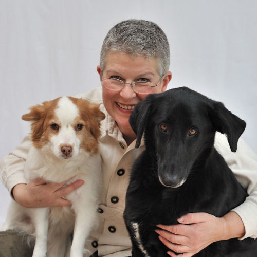 Ich, mit meinen Hunden Mickey und Polly.

Me with my dogs Mickey and Polly